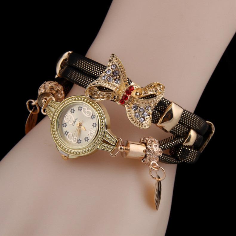 Pulseira em Couro com Relógio Vintage