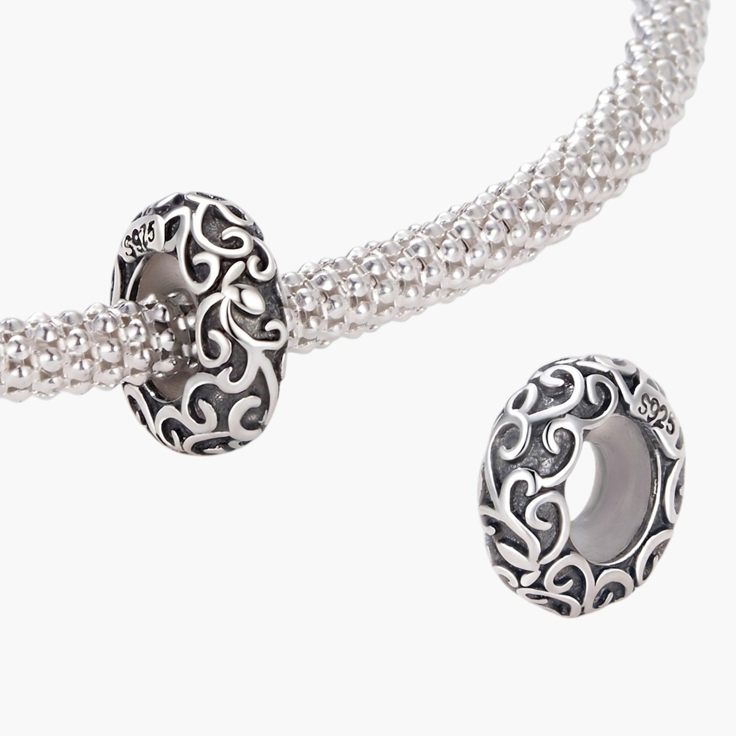 Charm com Padrão Vintage em Prata de Lei 925