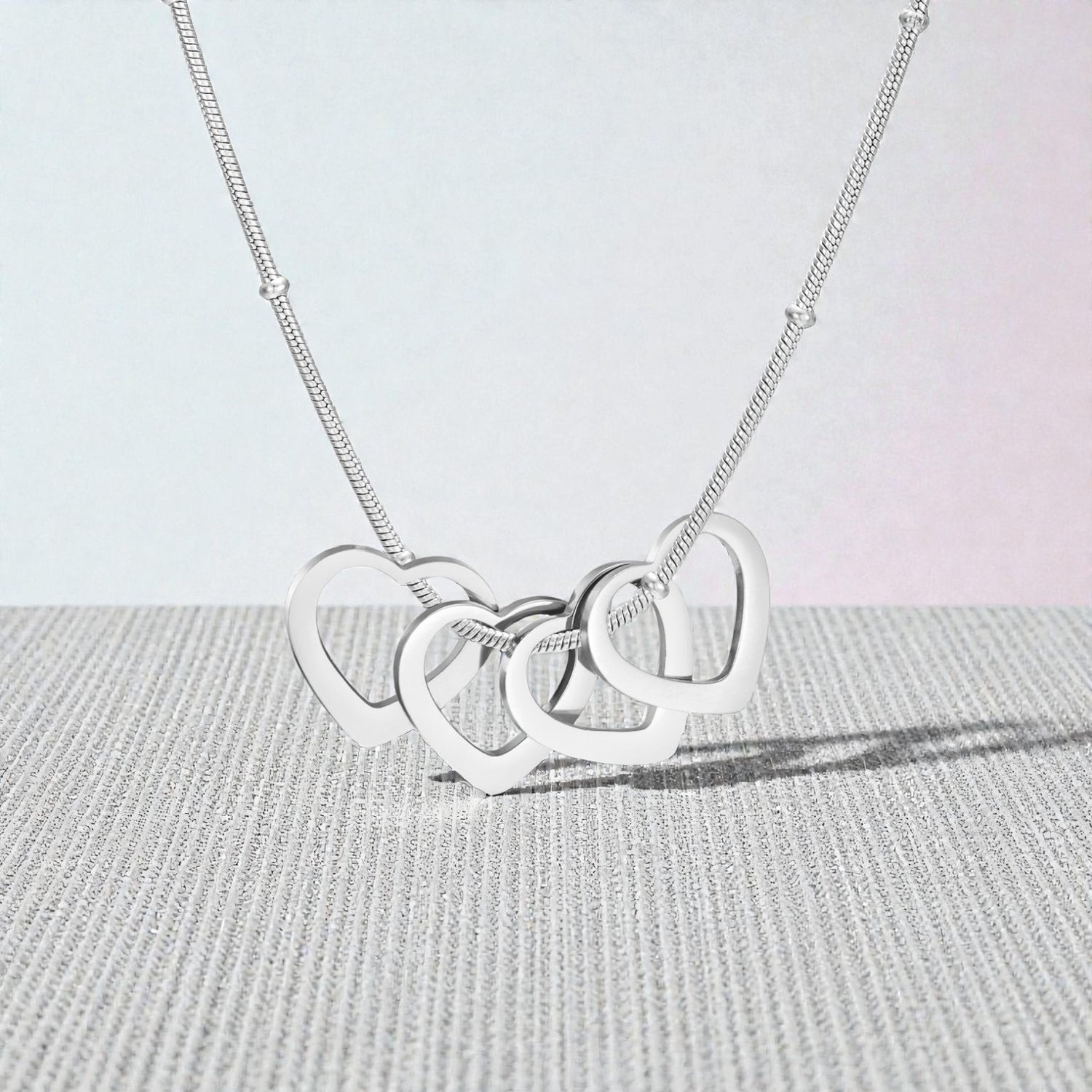 Colar Corações Entrelaçados em Aço Inoxidável
