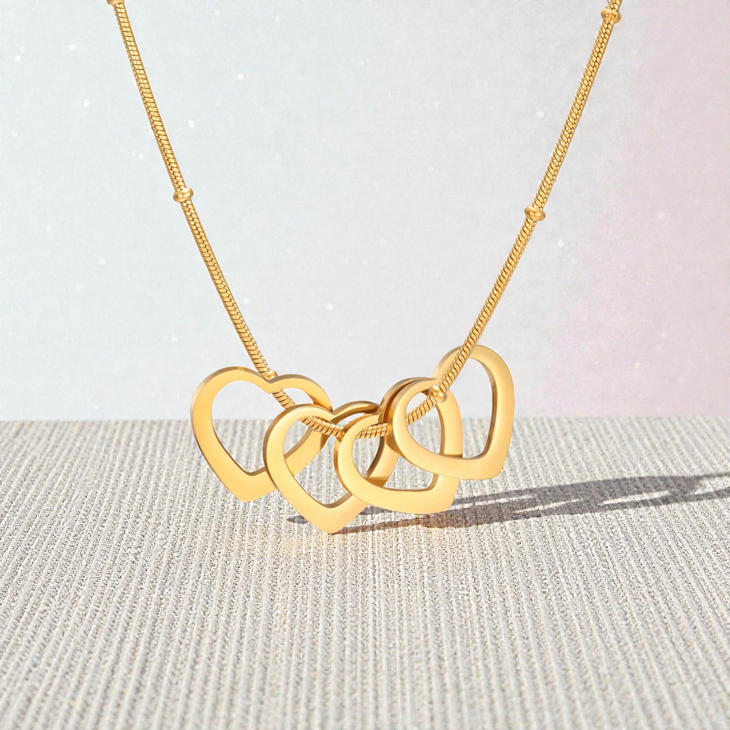 Colar Corações Entrelaçados em Aço Inoxidável