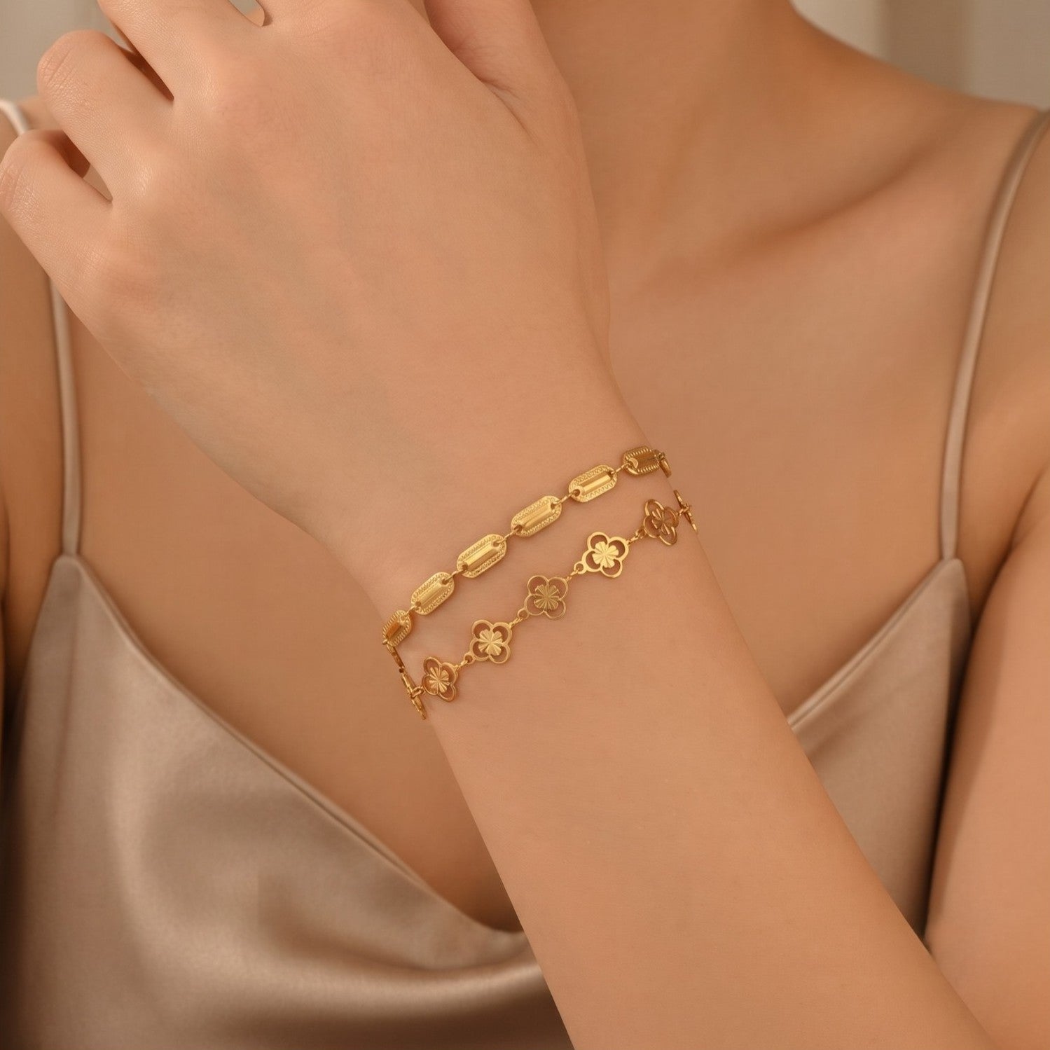 Pulseira de Design Elegante com Banho de Ouro 18K