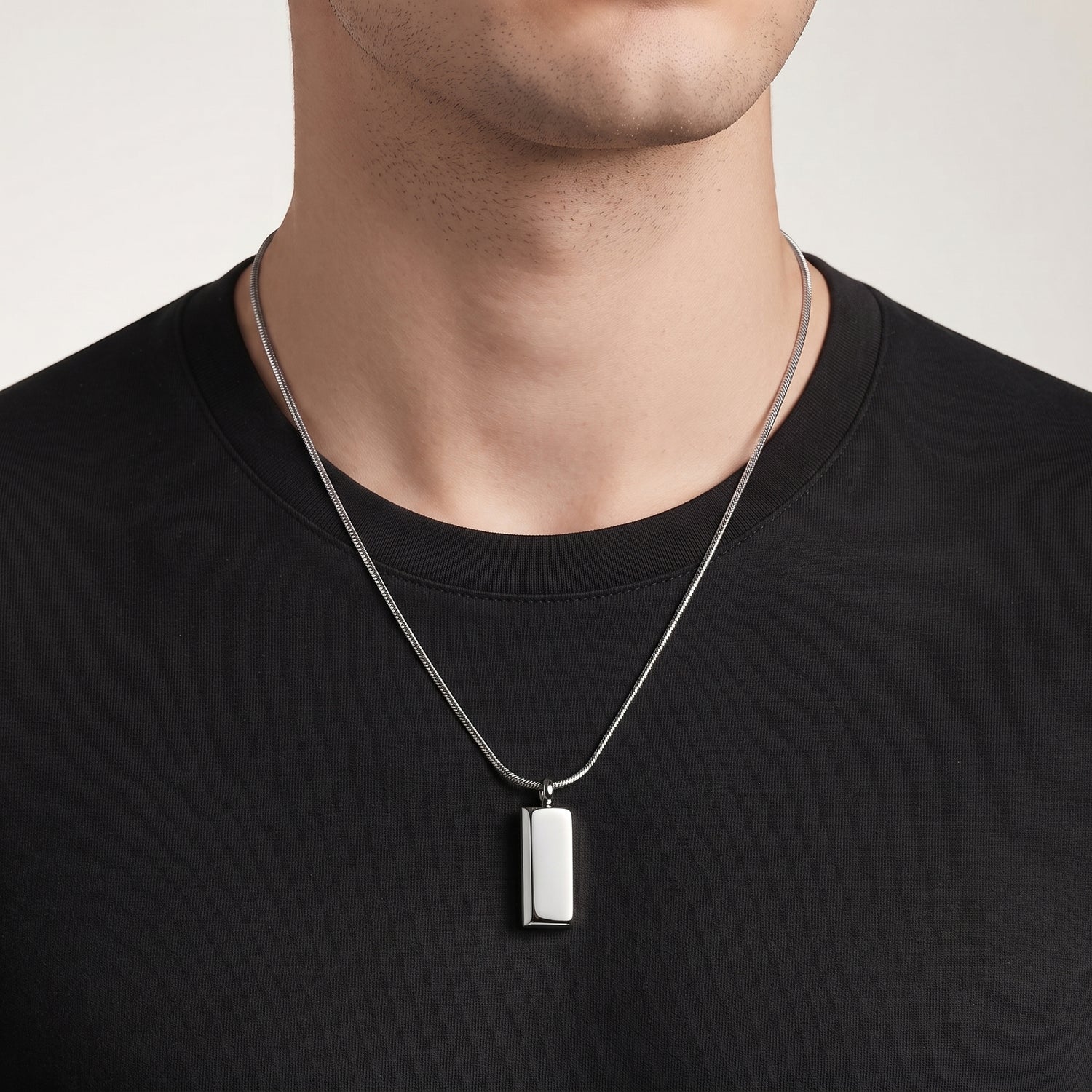 Colar Minimalista em Aço Inoxidável