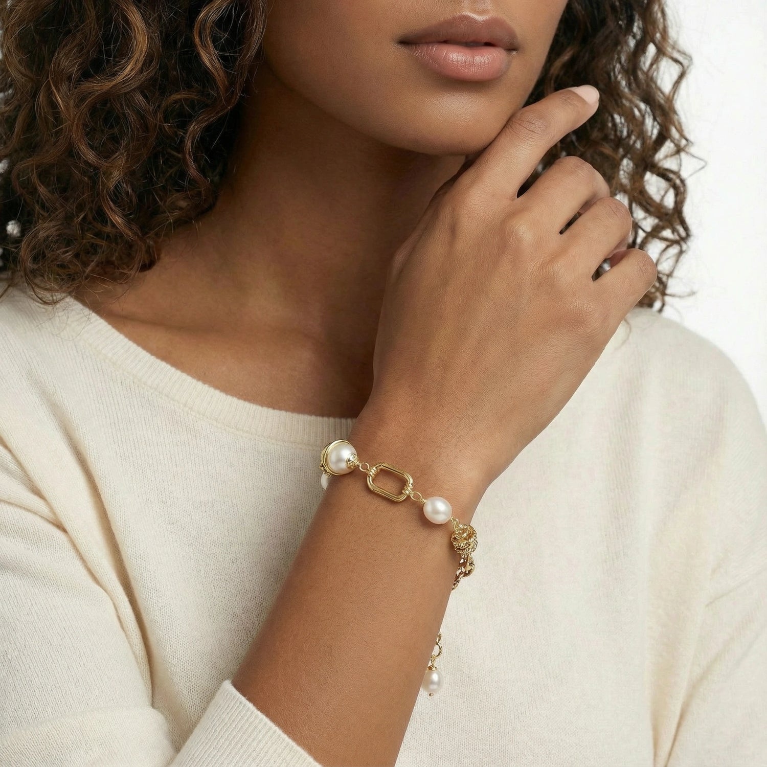 Pulseira de Corrente com Pérola Dourada