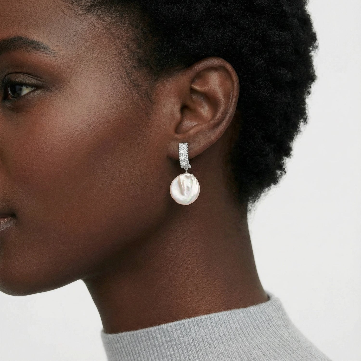 Brincos Pendente com Pérola Barroca