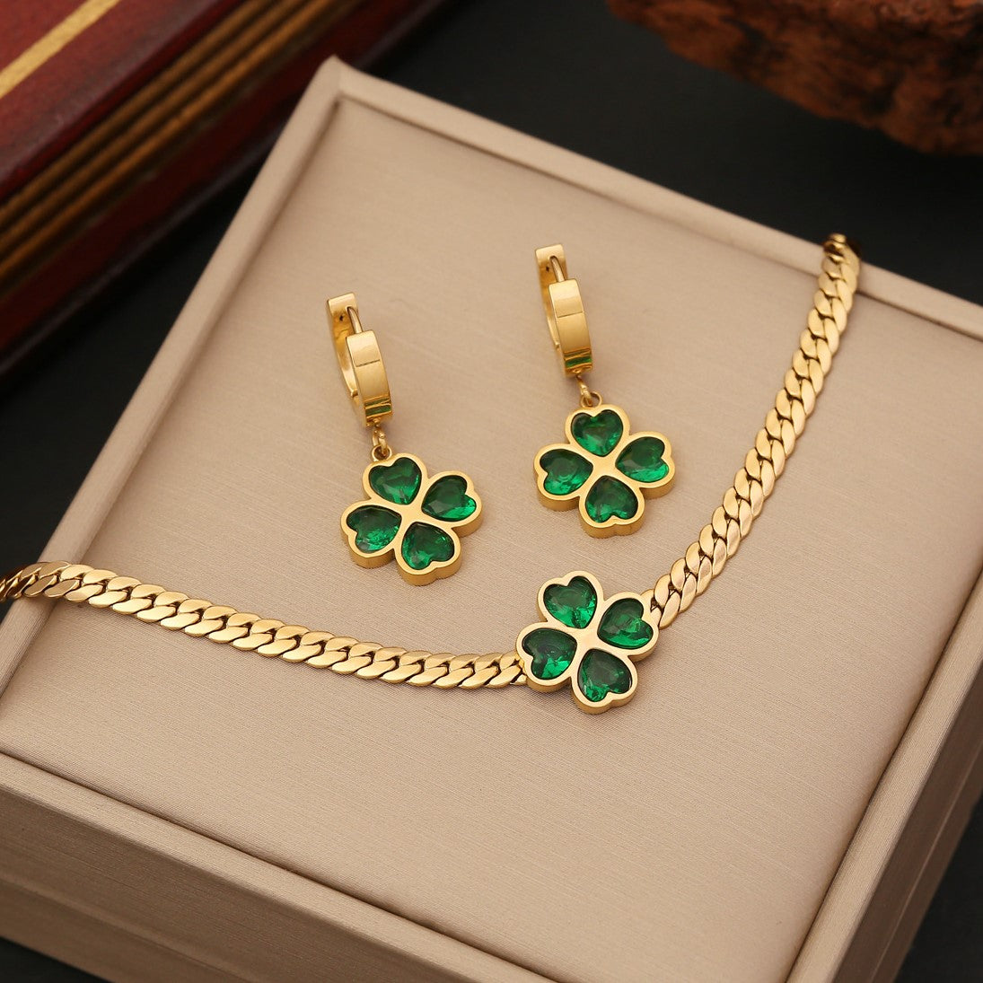 Pulseira, Colar e Brincos Trevo da Sorte em Aço Inoxidável