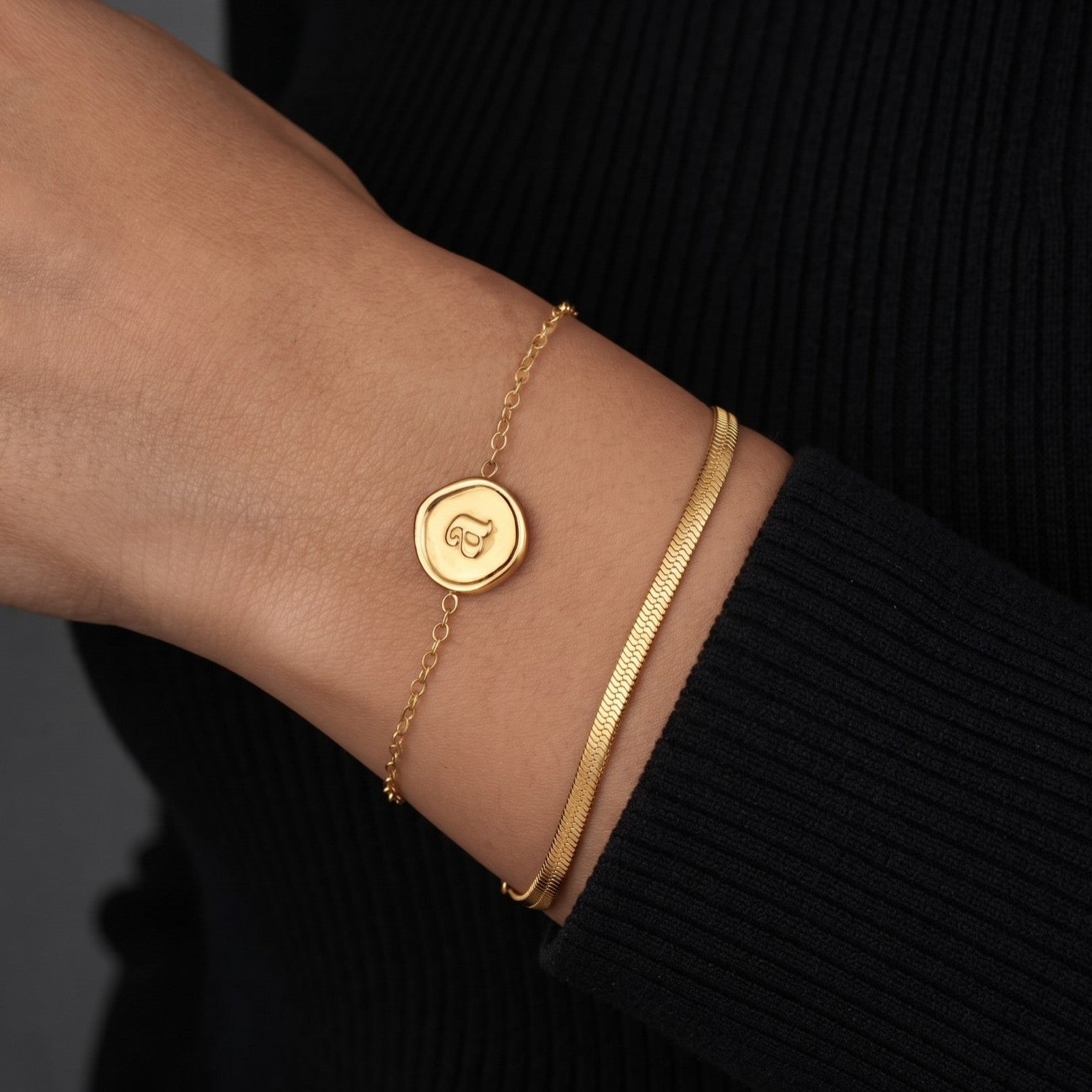 Pulseira em Aço Inoxidável com Letra Personalizada