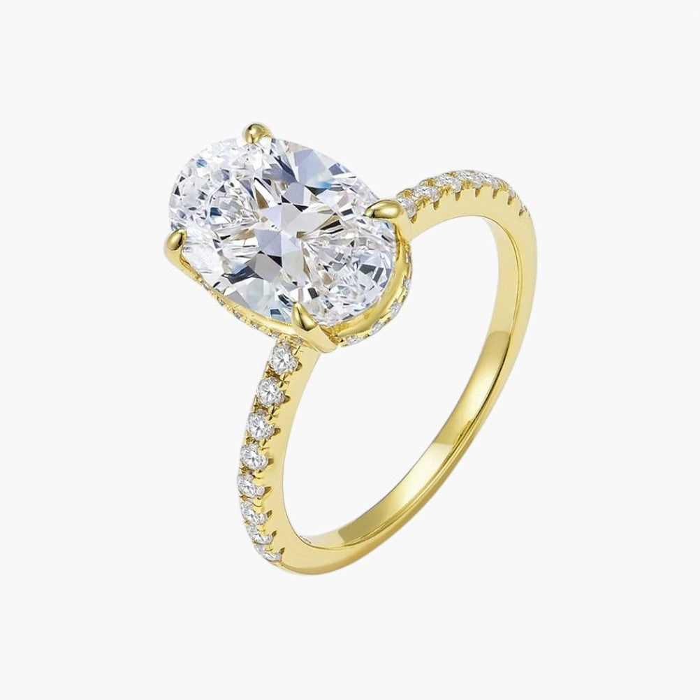 Anillo de plata de ley 925 con circonita ovalada solitaria