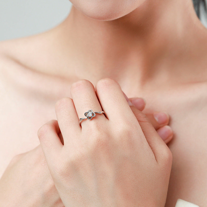 Anel com Pétala de Quatro Folhas