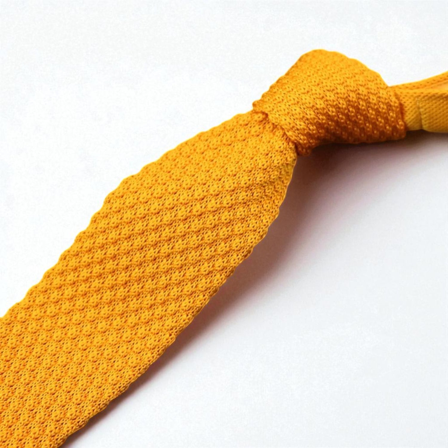 Gravata Estilo Universitário - Clássico e Moderno