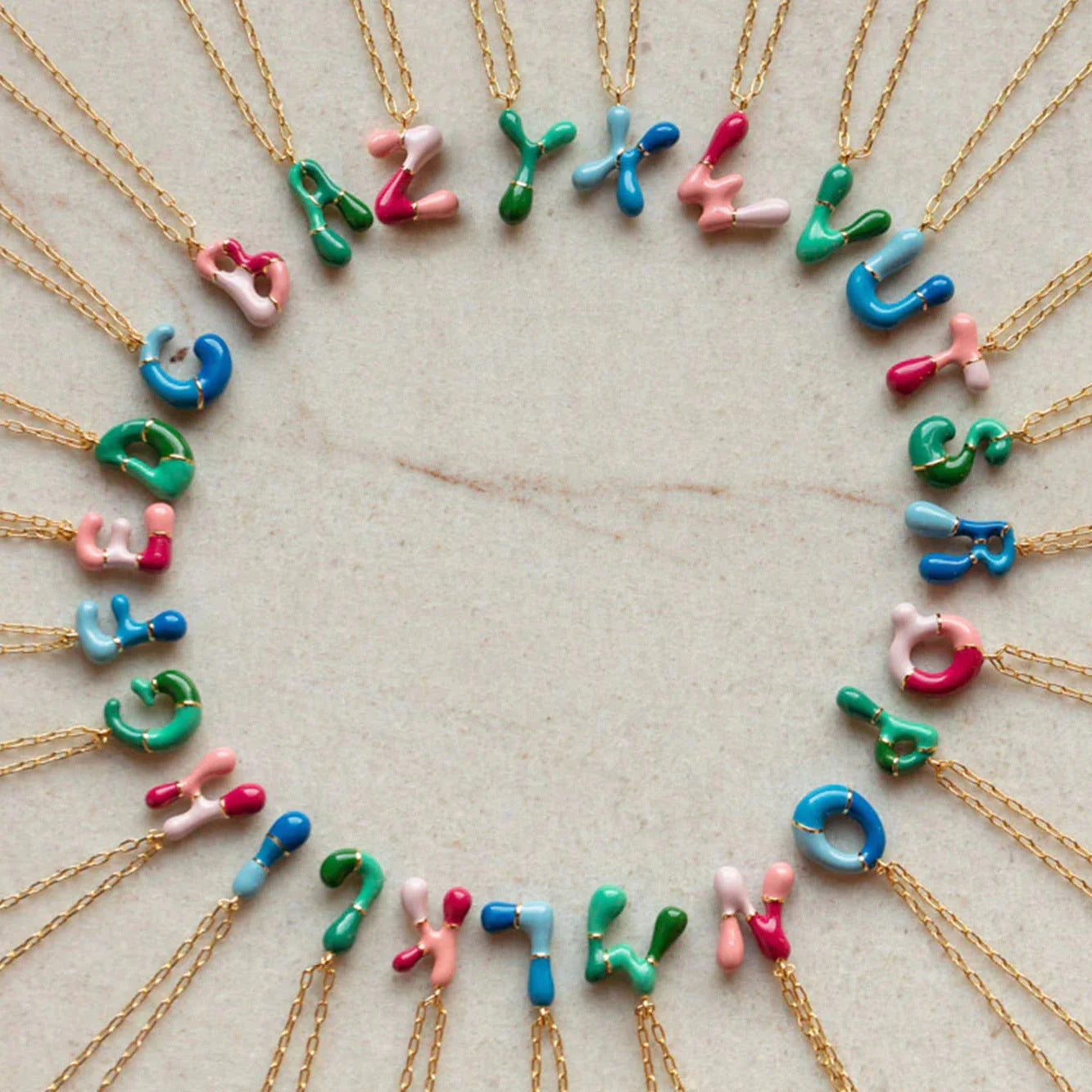 Colar Letra Colorful