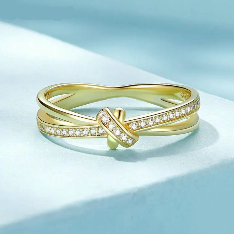 Anel Infinito com Zircónia