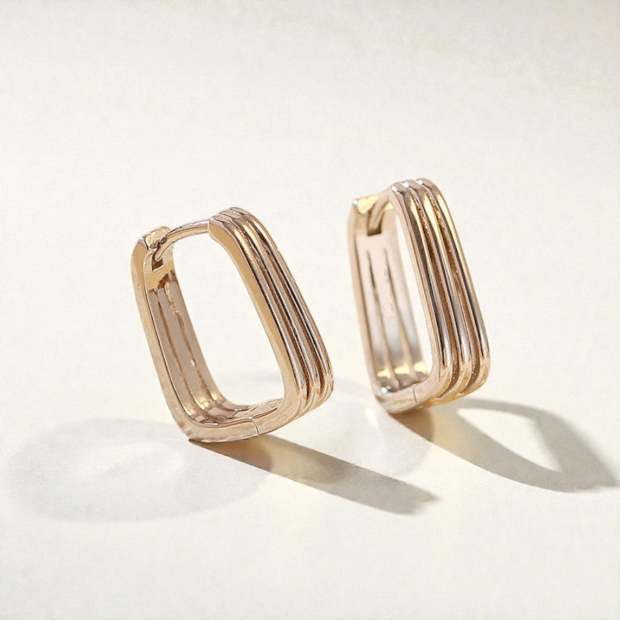 Brincos Minimalistas em Prata 925