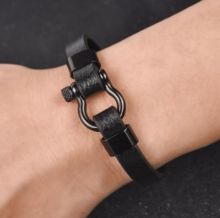 Pulseira de Couro e Aço Inoxidável