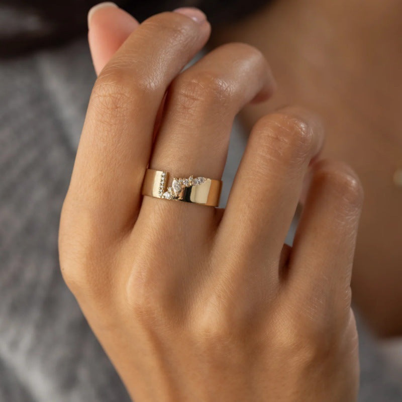 Anel Minimalista com Zircónia