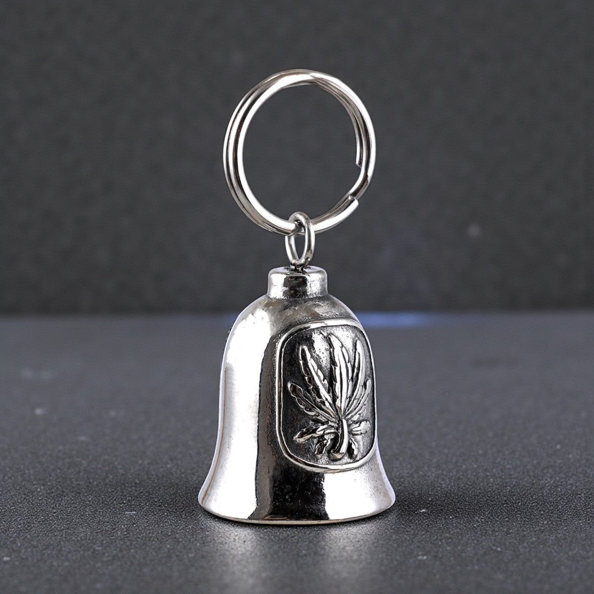 Porta-Chaves Sino em Aço Titânio