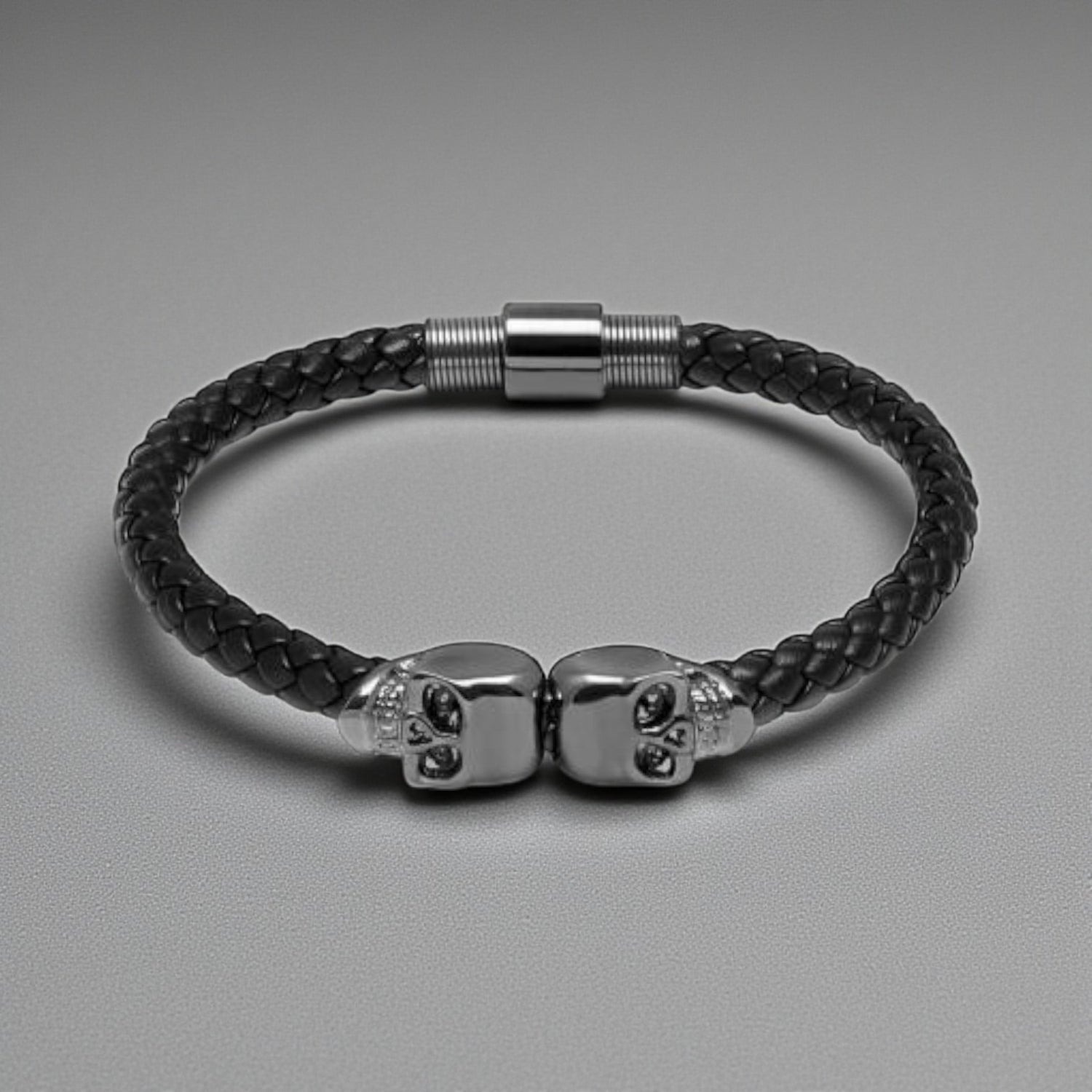 Pulseira Skull de Couro Trançado