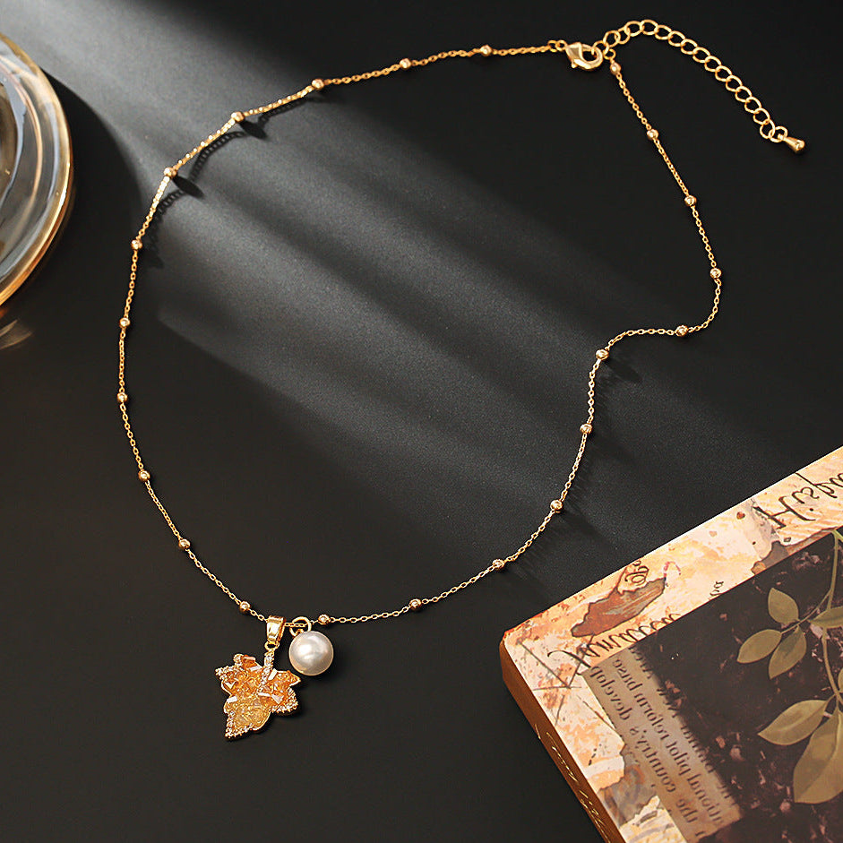 Colar Folha Elegance com Pérola