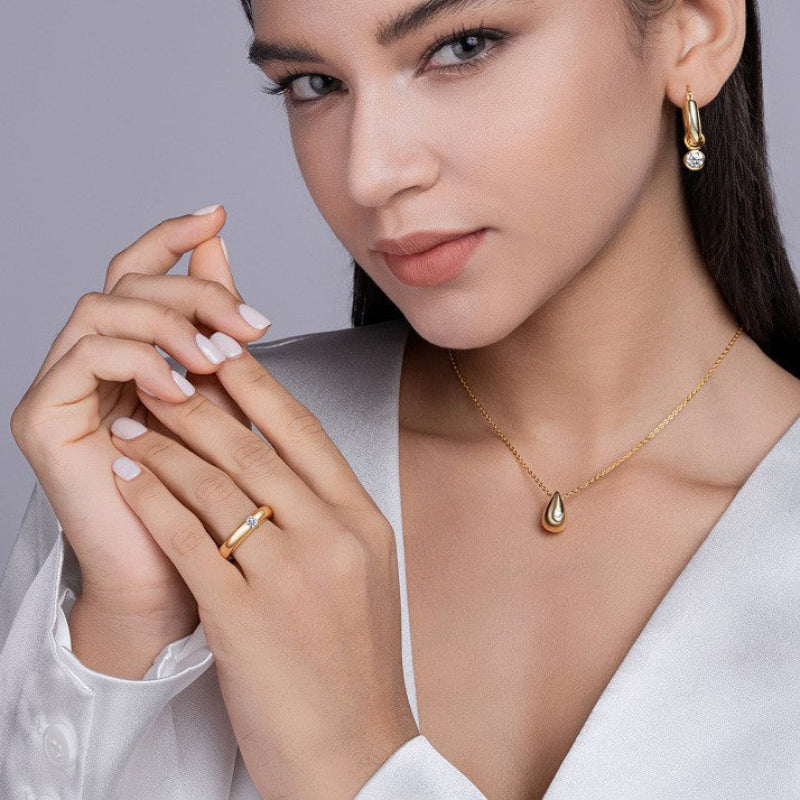 Anel Minimalista em Prata 925 com Moissanite