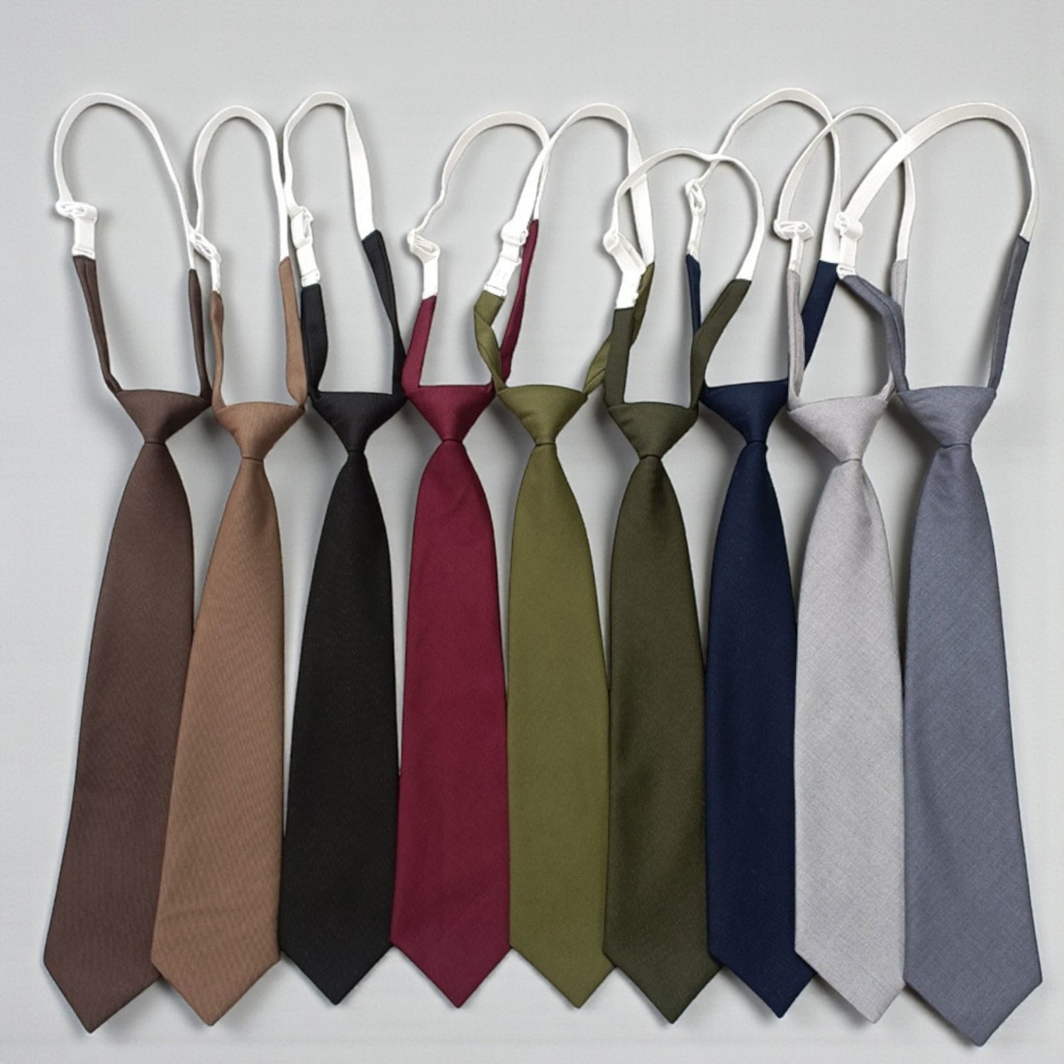 Gravata Lisa com Elástico Ajustável