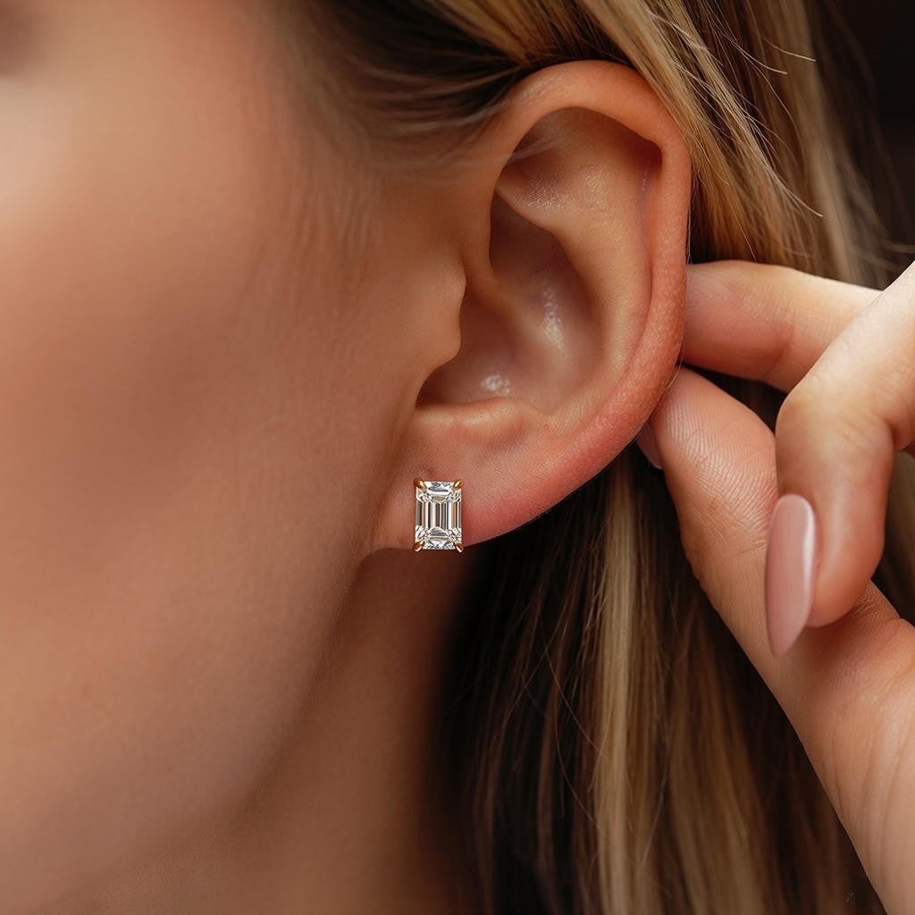 Brincos em Prata 925 com Pedra Central Brilhante