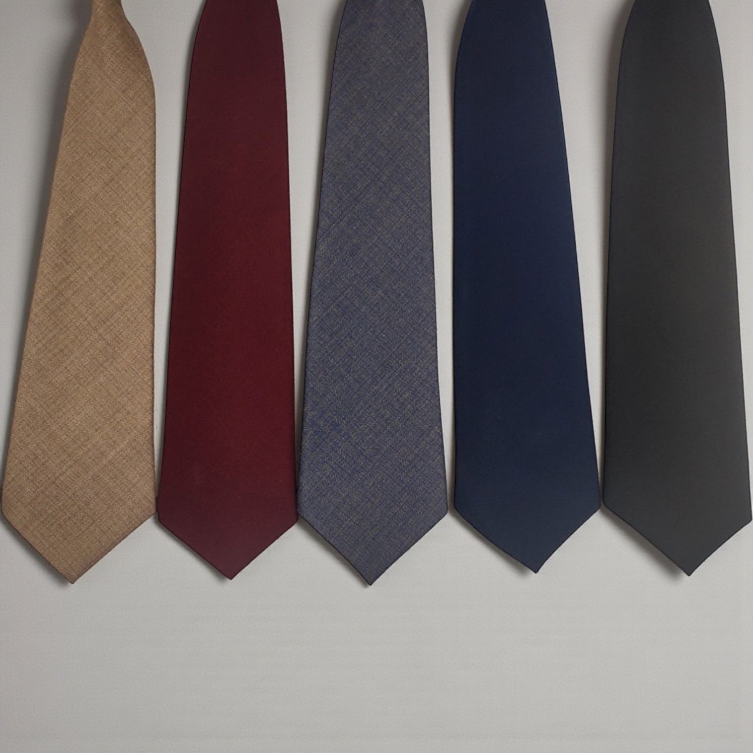 Gravata Lisa com Elástico Ajustável