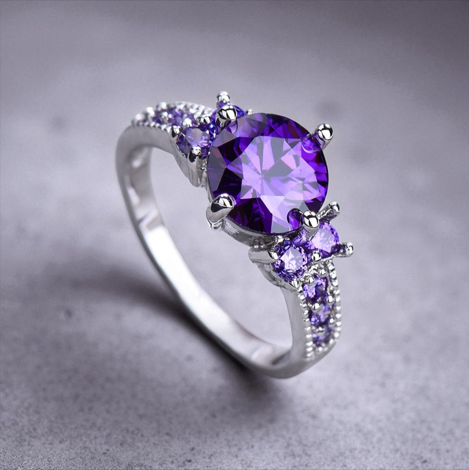 Anel Solitário com Zircónia