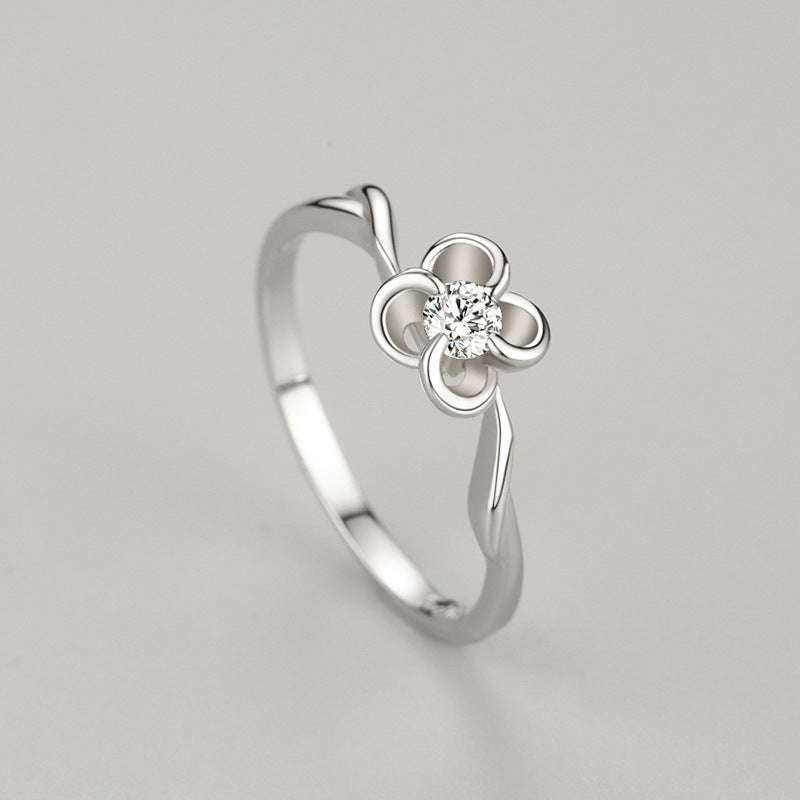 Anel com Pétala de Quatro Folhas