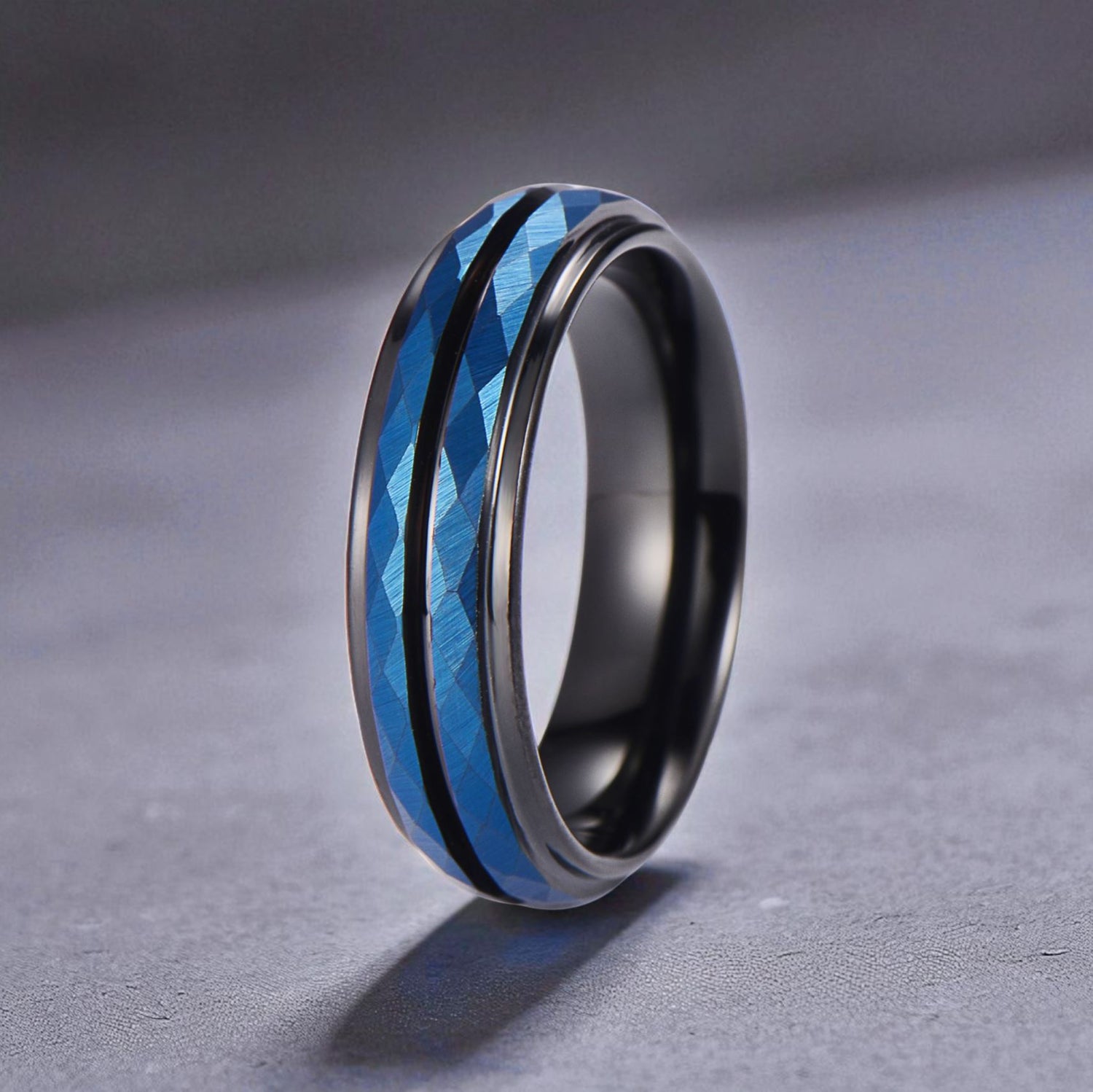 Anel Facetado em Aço de Tungsténio