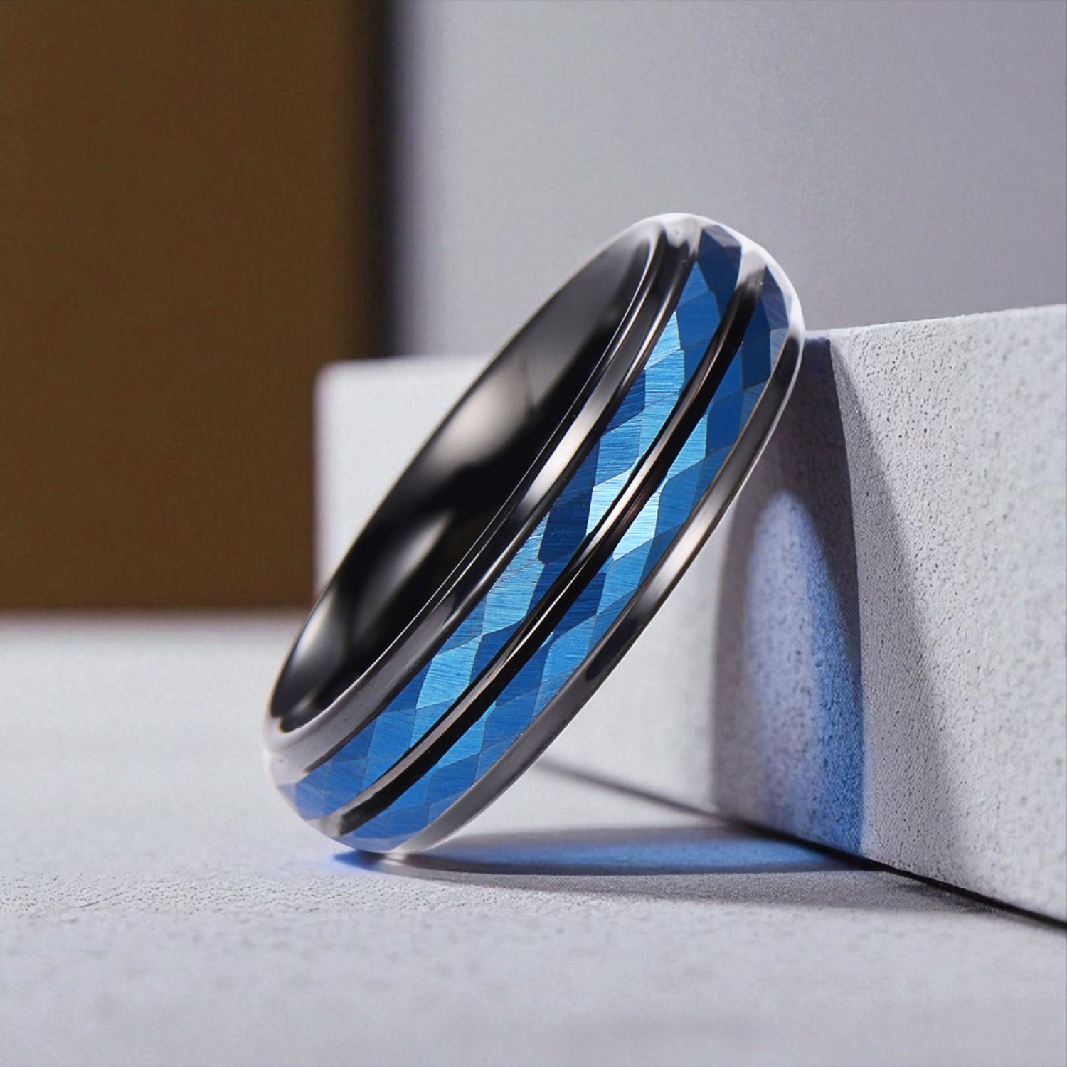 Anel Facetado em Aço de Tungsténio